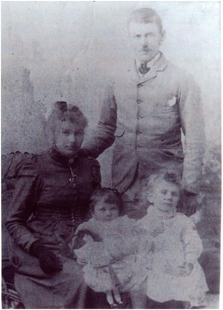 Amy Jane Spencer and her parents
